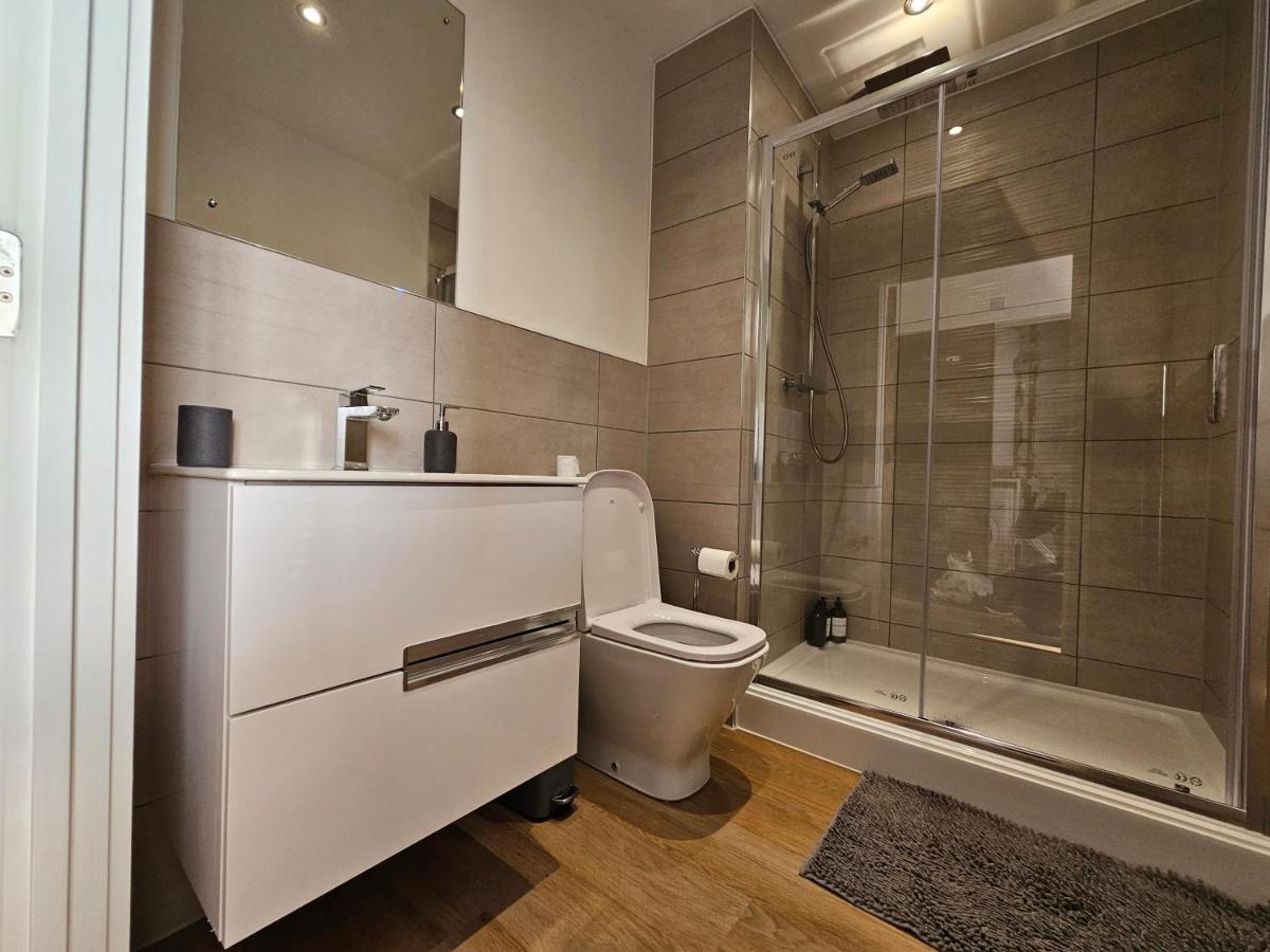 Brand New Trafford Apartment マンチェスター エクステリア 写真